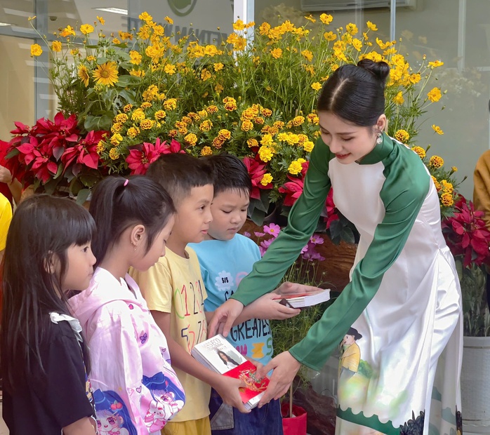 Nhiều hoạt động ý nghĩa của Hoa hậu Môi trường Thế giới Nguyễn Thanh Hà tại VWS- Ảnh 4. Nhiều hoạt động ý nghĩa của Hoa hậu Môi trường Thế giới Nguyễn Thanh Hà tại VWS- Ảnh 4.