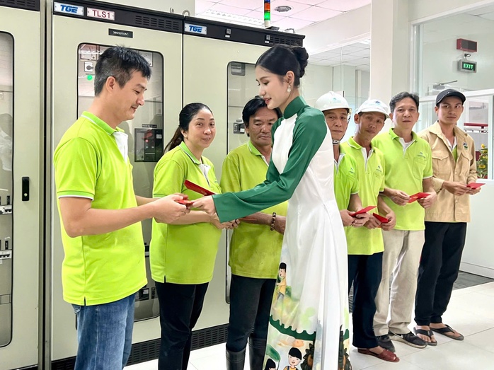 Nhiều hoạt động ý nghĩa của Hoa hậu Môi trường Thế giới Nguyễn Thanh Hà tại VWS- Ảnh 1. Nhiều hoạt động ý nghĩa của Hoa hậu Môi trường Thế giới Nguyễn Thanh Hà tại VWS- Ảnh 1.