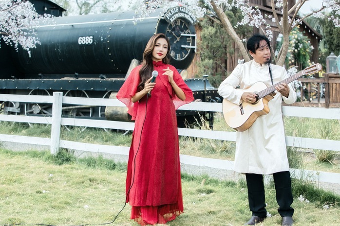 Khi "nữ hoàng audio" bắt tay với "phù thủy" guitar- Ảnh 4. Khi "nữ hoàng audio" bắt tay với "phù thủy" guitar- Ảnh 4.