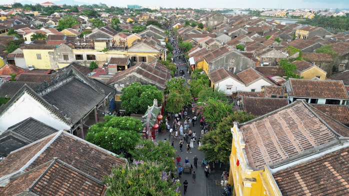 Du khách khoe sắc trên con đường duy nhất Việt Nam lọt top đẹp nhất thế giới- Ảnh 1. Du khách khoe sắc trên con đường duy nhất Việt Nam lọt top đẹp nhất thế giới- Ảnh 1.