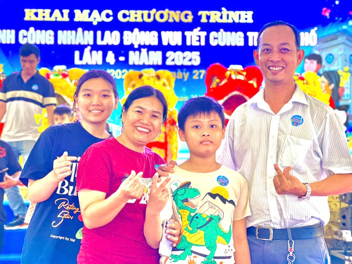 10.000 gia đình công nhân - lao động vui Tết cùng thành phố- Ảnh 1. 10.000 gia đình công nhân - lao động vui Tết cùng thành phố- Ảnh 1.