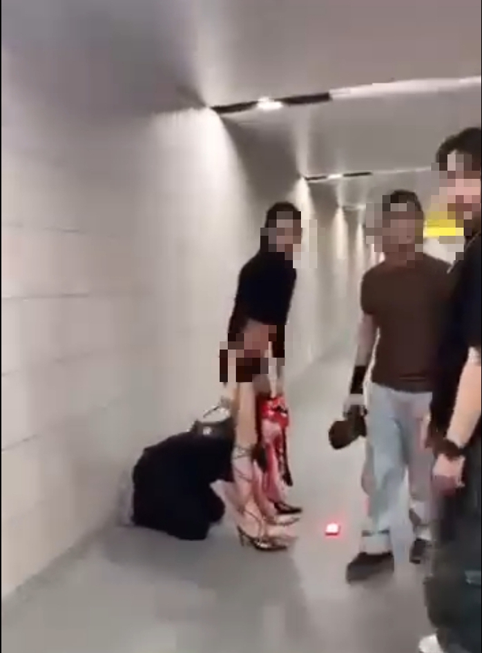 HURC1 lên tiếng về chuyện tập calisthenic, chụp ảnh "nóng" ở metro số 1- Ảnh 2. HURC1 lên tiếng về chuyện tập calisthenic, chụp ảnh "nóng" ở metro số 1- Ảnh 2.