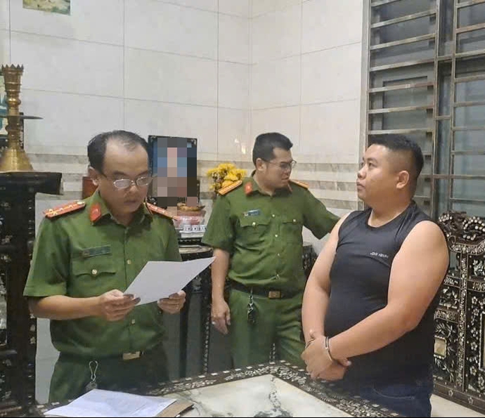 Bắt tạm giam 2 cựu cán bộ ngân hàng- Ảnh 1.