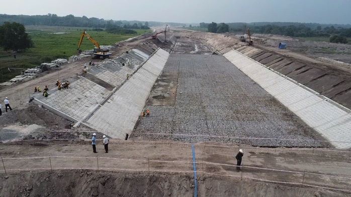 Công trường ngày cận Tết ở Bình Dương- Ảnh 1. Công trường ngày cận Tết ở Bình Dương- Ảnh 1.