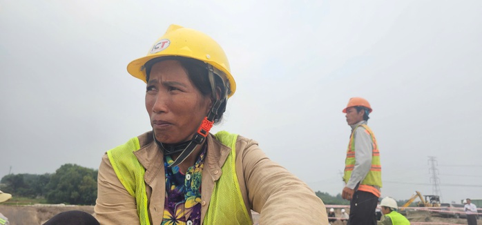 Công trường ngày cận Tết ở Bình Dương- Ảnh 2. Công trường ngày cận Tết ở Bình Dương- Ảnh 2.
