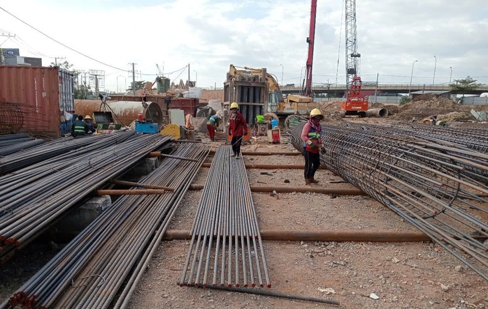 Công trường ngày cận Tết ở Bình Dương- Ảnh 7. Công trường ngày cận Tết ở Bình Dương- Ảnh 7.