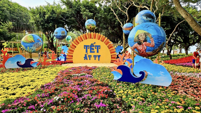 Ngắm dàn linh vật rắn "đổ bộ" Vũng Tàu- Ảnh 5. Ngắm dàn linh vật rắn "đổ bộ" Vũng Tàu- Ảnh 5.