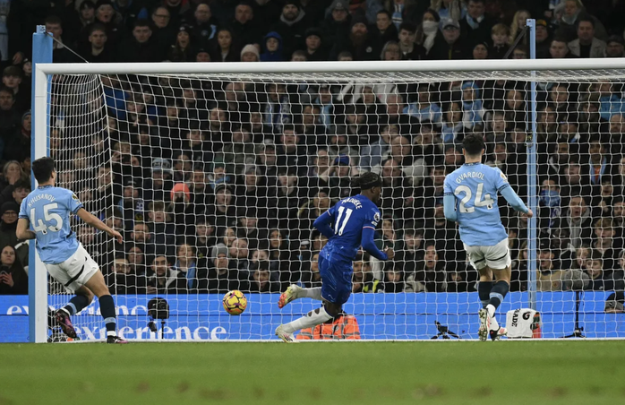 Man City ngược dòng đẳng cấp, vượt Chelsea tranh Top 4 Ngoại hạng- Ảnh 4. Man City ngược dòng đẳng cấp, vượt Chelsea tranh Top 4 Ngoại hạng- Ảnh 4.