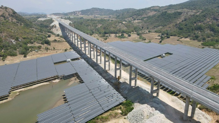 Nhiều dự án giao thông trọng điểm sẽ triển khai ngay đầu năm 2025- Ảnh 1. Nhiều dự án giao thông trọng điểm sẽ triển khai ngay đầu năm 2025- Ảnh 1.