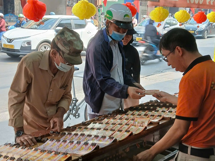 Thị trường xổ số đang nóng lên từng ngày - Ảnh 1. Thị trường xổ số đang nóng lên từng ngày - Ảnh 1.