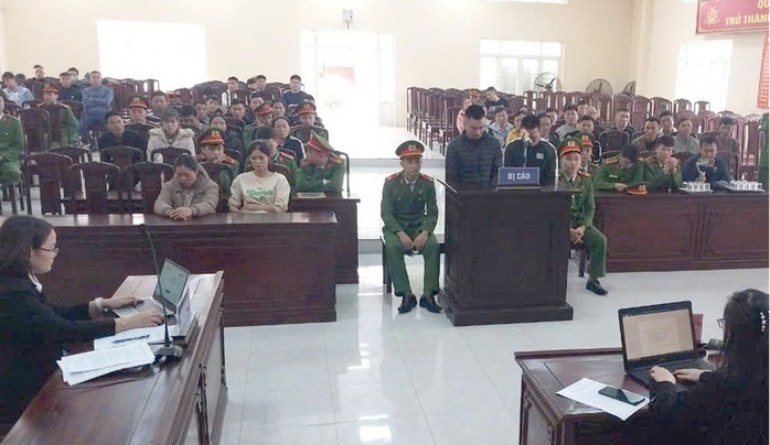 Chia nhau 72 tháng tù vì mua bán pháo nổ- Ảnh 1. Chia nhau 72 tháng tù vì mua bán pháo nổ- Ảnh 1.