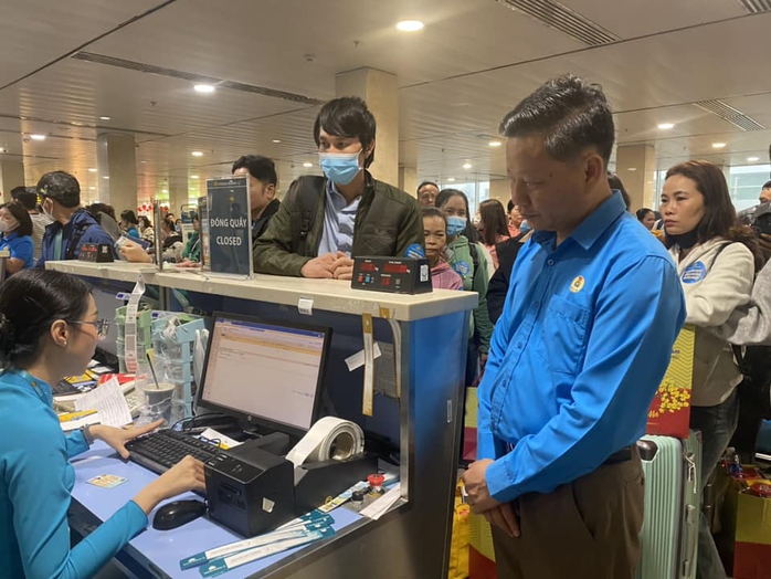 Vạn người ở Đồng Nai về Tết với “giá vé 0 đồng”- Ảnh 9. Vạn người ở Đồng Nai về Tết với “giá vé 0 đồng”- Ảnh 9.