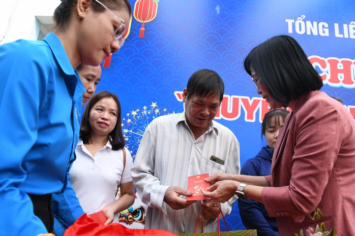 Vạn người ở Đồng Nai về Tết với “giá vé 0 đồng”- Ảnh 10. Vạn người ở Đồng Nai về Tết với “giá vé 0 đồng”- Ảnh 10.