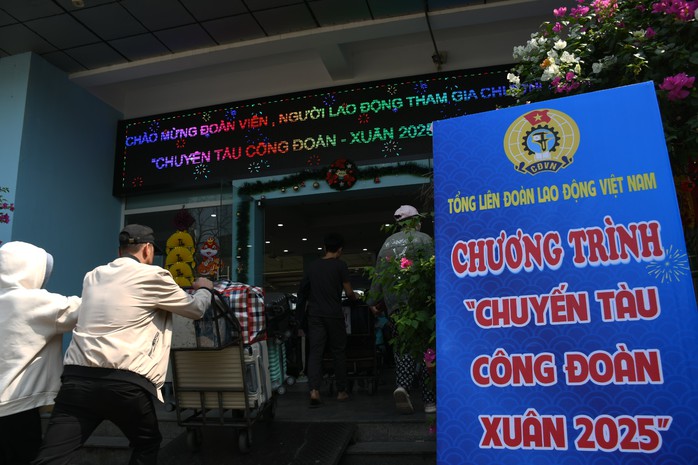 Vạn người ở Đồng Nai về Tết với “giá vé 0 đồng”- Ảnh 12. Vạn người ở Đồng Nai về Tết với “giá vé 0 đồng”- Ảnh 12.