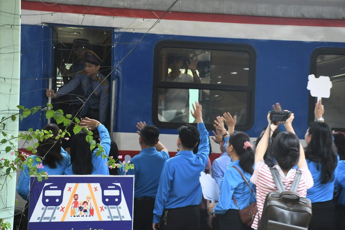 Vạn người ở Đồng Nai về Tết với “giá vé 0 đồng”- Ảnh 23. Vạn người ở Đồng Nai về Tết với “giá vé 0 đồng”- Ảnh 23.