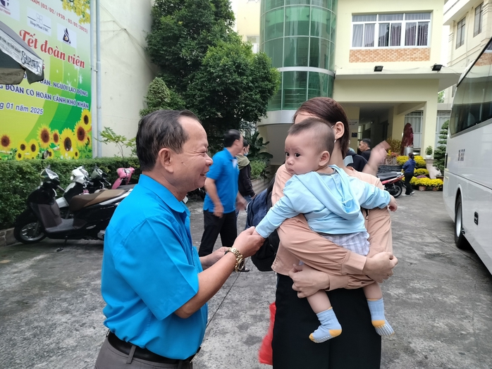 Niềm vui trên những chuyến xe 0 đồng- Ảnh 6. Niềm vui trên những chuyến xe 0 đồng- Ảnh 6.
