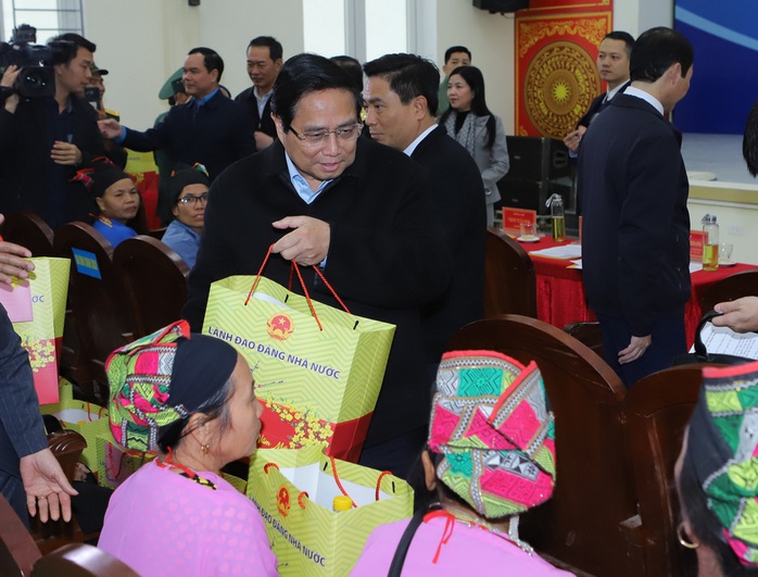 Thủ tướng tặng quà Tết gia đình chính sách, người lao động tại Thanh Hóa- Ảnh 3. Thủ tướng tặng quà Tết gia đình chính sách, người lao động tại Thanh Hóa- Ảnh 3.
