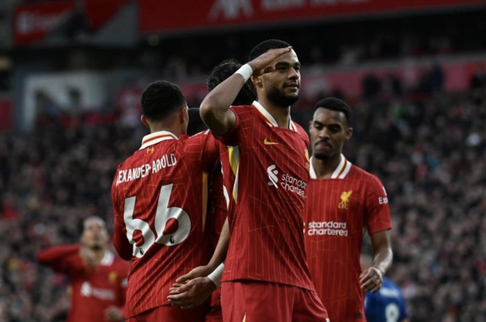 Liverpool và Arsenal bám đuổi kịch tính, vững ngôi đầu Ngoại hạng- Ảnh 5. Liverpool và Arsenal bám đuổi kịch tính, vững ngôi đầu Ngoại hạng- Ảnh 5.