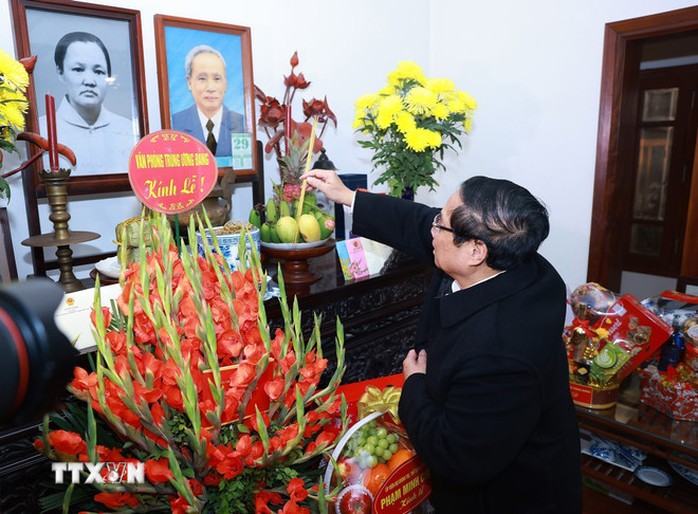 Thủ tướng Phạm Minh Chính dâng hương cố Thủ tướng Phạm Văn Đồng- Ảnh 2. Thủ tướng Phạm Minh Chính dâng hương cố Thủ tướng Phạm Văn Đồng- Ảnh 2.
