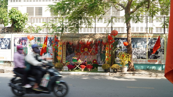 Tết ấm áp trên những con hẻm "thuận lòng dân"- Ảnh 7. Tết ấm áp trên những con hẻm "thuận lòng dân"- Ảnh 7.