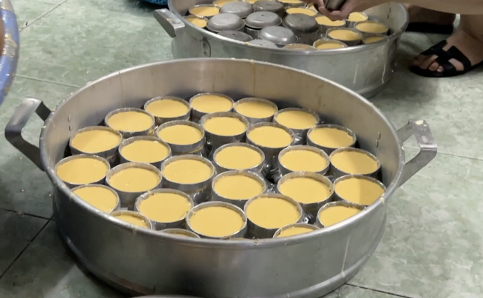 Nghề làm bánh tổ của người Hoa, mỗi năm chỉ sáng đèn một lần- Ảnh 4. Nghề làm bánh tổ của người Hoa, mỗi năm chỉ sáng đèn một lần- Ảnh 4.