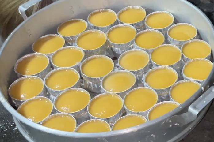 Nghề làm bánh tổ của người Hoa, mỗi năm chỉ sáng đèn một lần- Ảnh 5. Nghề làm bánh tổ của người Hoa, mỗi năm chỉ sáng đèn một lần- Ảnh 5.