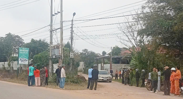 Người đàn ông ngã tử vong do sửa điện chiếu sáng- Ảnh 1. Người đàn ông ngã tử vong do sửa điện chiếu sáng- Ảnh 1.