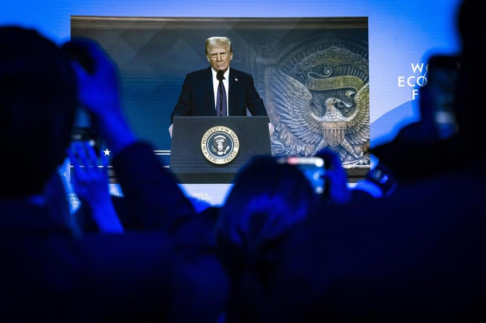 Tổng thống Trump vung "thanh kiếm" thuế quan, Trung Quốc chuẩn bị sẵn "vũ khí mạnh nhất"- Ảnh 1. Tổng thống Trump vung "thanh kiếm" thuế quan, Trung Quốc chuẩn bị sẵn "vũ khí mạnh nhất"- Ảnh 1.