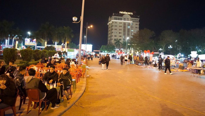 Video: Pháo hoa rực sáng trên bầu trời Hà Nội- Ảnh 11. Video: Pháo hoa rực sáng trên bầu trời Hà Nội- Ảnh 11.
