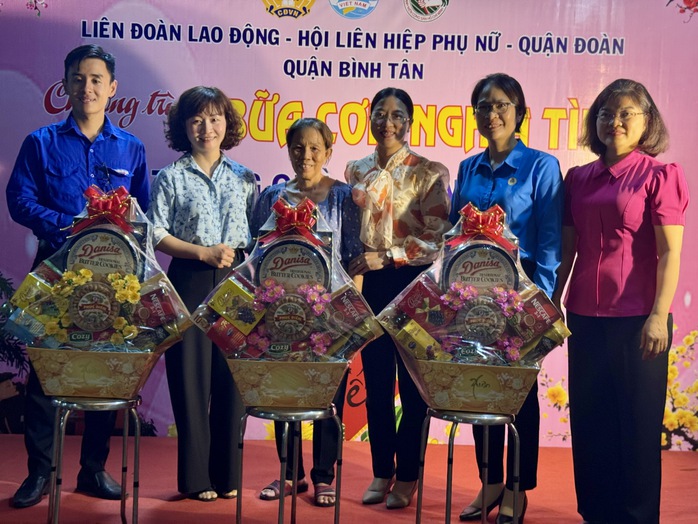 Những chủ trọ hào sảng- Ảnh 6. Những chủ trọ hào sảng- Ảnh 6.