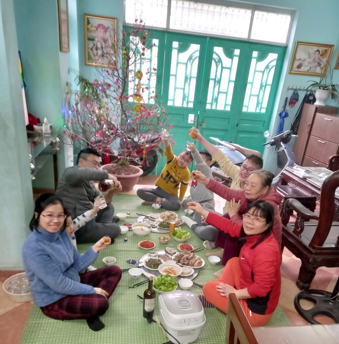 Cuộc thi viết “TẾT THỜI SỐ”: Hương vị tình thân nơi xa xứ
- Ảnh 4. Cuộc thi viết “TẾT THỜI SỐ”: Hương vị tình thân nơi xa xứ
- Ảnh 4.