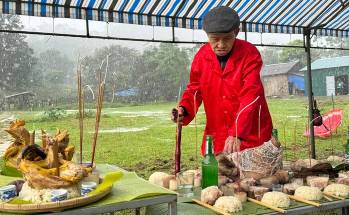 Độc đáo lễ cúng Giang Sơn giữa đại ngàn ở Quảng Bình- Ảnh 3. Độc đáo lễ cúng Giang Sơn giữa đại ngàn ở Quảng Bình- Ảnh 3.