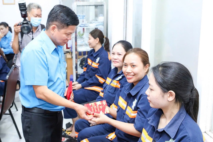 Niềm vui đầu Xuân- Ảnh 2. Niềm vui đầu Xuân- Ảnh 2.