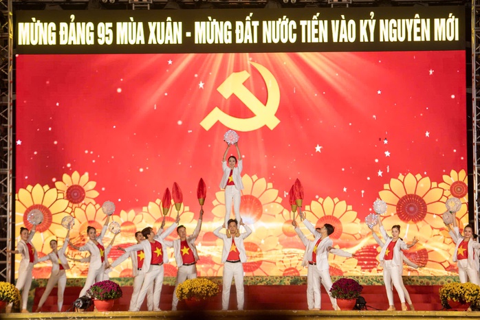 Video: Pháo hoa rực sáng trên bầu trời Hà Nội- Ảnh 19. Video: Pháo hoa rực sáng trên bầu trời Hà Nội- Ảnh 19.