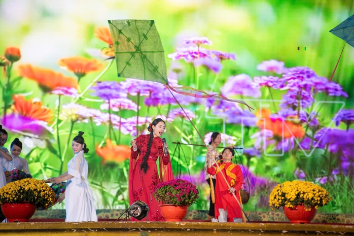 Video: Pháo hoa rực sáng trên bầu trời Hà Nội- Ảnh 17. Video: Pháo hoa rực sáng trên bầu trời Hà Nội- Ảnh 17.