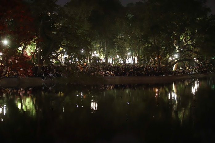 Video: Pháo hoa rực sáng trên bầu trời Hà Nội- Ảnh 14. Video: Pháo hoa rực sáng trên bầu trời Hà Nội- Ảnh 14.