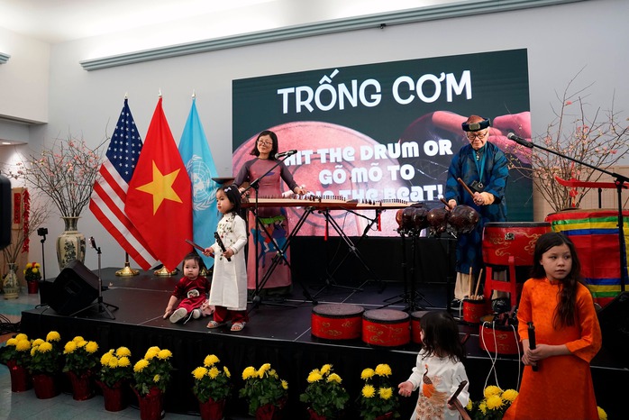 Người Việt đón Tết ở nước ngoài - Những hình ảnh ấn tượng- Ảnh 14. Người Việt đón Tết ở nước ngoài - Những hình ảnh ấn tượng- Ảnh 14.