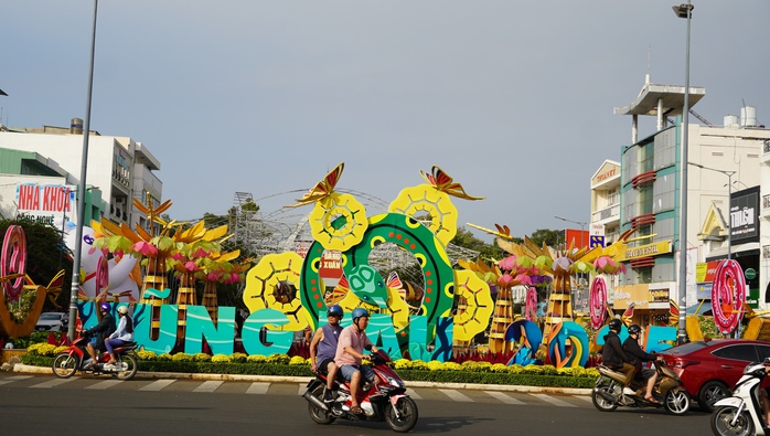 Hàng ngàn du khách "xông đất" Vũng Tàu- Ảnh 3. Hàng ngàn du khách "xông đất" Vũng Tàu- Ảnh 3.