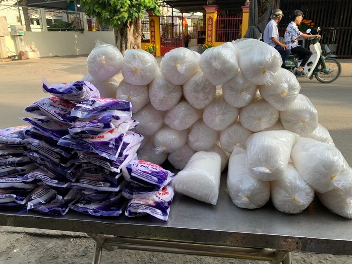 Đầu năm mua muối- Ảnh 4. Đầu năm mua muối- Ảnh 4.