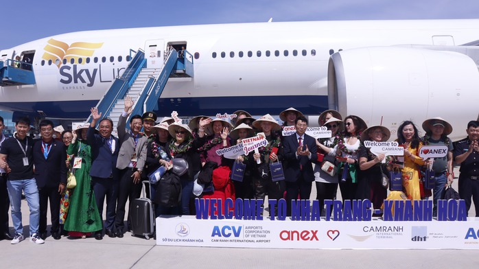 Chuyến bay từ Ba Lan "xông đất" Khánh Hòa năm Ất Tỵ- Ảnh 4. Chuyến bay từ Ba Lan "xông đất" Khánh Hòa năm Ất Tỵ- Ảnh 4.