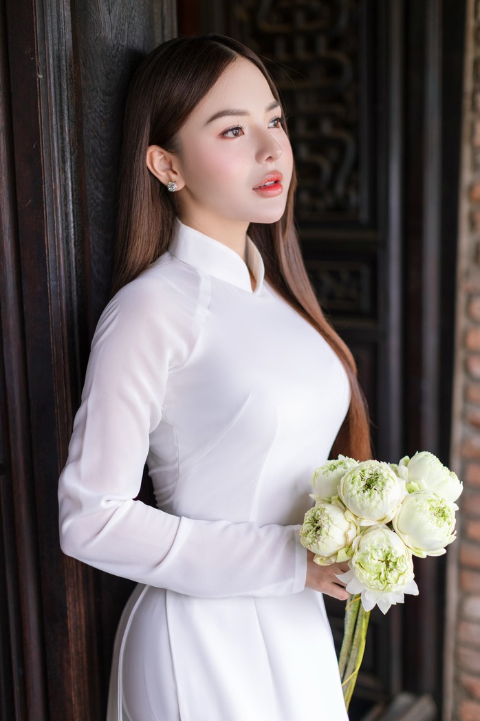 DJ Nene cảm thấy tự hào khi khoác lên mình chiếc áo dài- Ảnh 1. DJ Nene cảm thấy tự hào khi khoác lên mình chiếc áo dài- Ảnh 1.