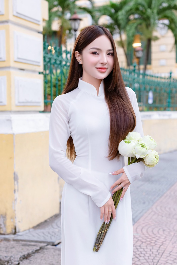 DJ Nene cảm thấy tự hào khi khoác lên mình chiếc áo dài- Ảnh 2. DJ Nene cảm thấy tự hào khi khoác lên mình chiếc áo dài- Ảnh 2.