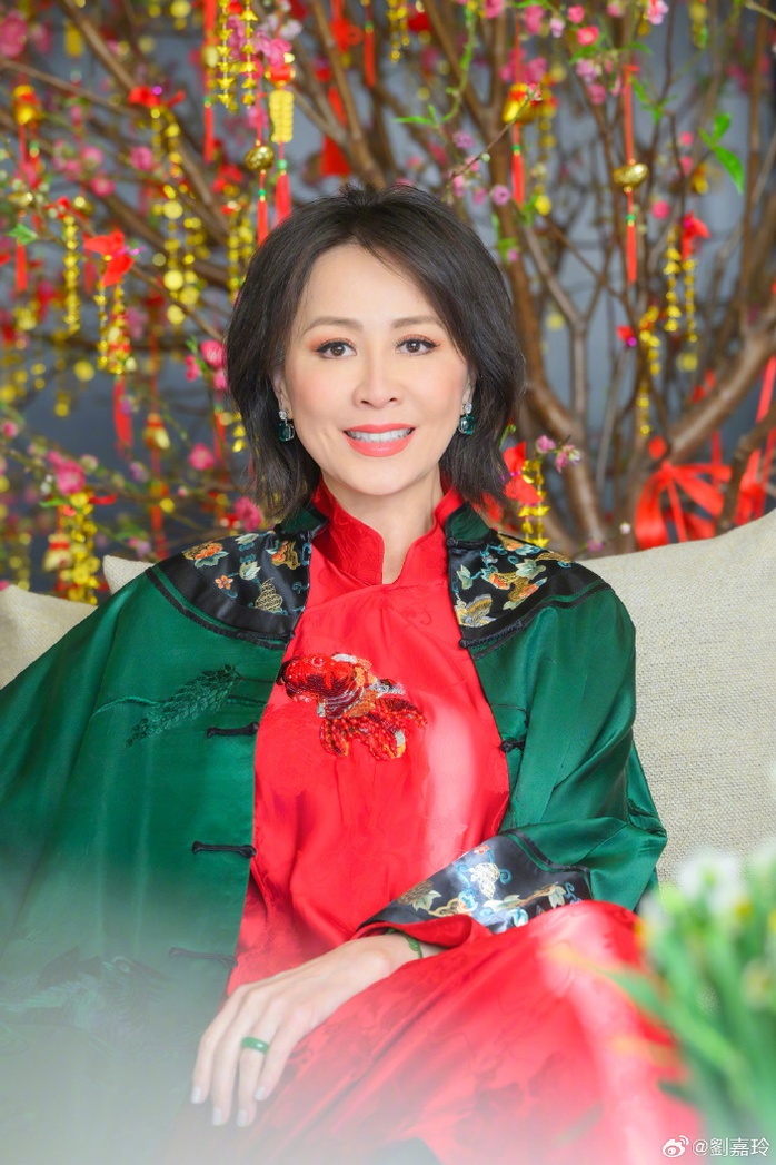 Loạt sao Hoa, Hàn tưng bừng đón Xuân Ất Tỵ- Ảnh 14. Loạt sao Hoa, Hàn tưng bừng đón Xuân Ất Tỵ- Ảnh 14.