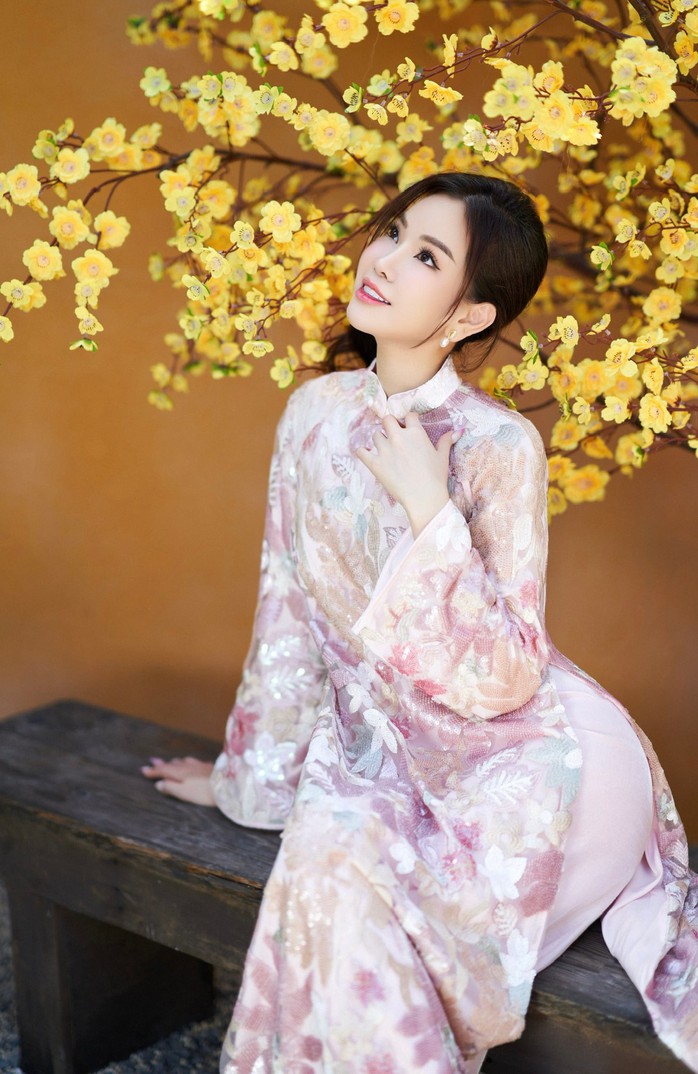 Đào Lan Phương hóa nàng thơ trong bộ ảnh đầu xuân- Ảnh 4. Đào Lan Phương hóa nàng thơ trong bộ ảnh đầu xuân- Ảnh 4.