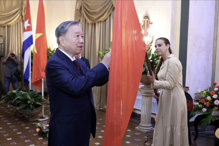 Câu chuyện ngoại giao nhân dân đáng nhớ- Ảnh 1. Câu chuyện ngoại giao nhân dân đáng nhớ- Ảnh 1.