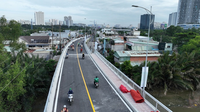 Những con đường tạo điểm nhấn ở TP HCM- Ảnh 5. Những con đường tạo điểm nhấn ở TP HCM- Ảnh 5.