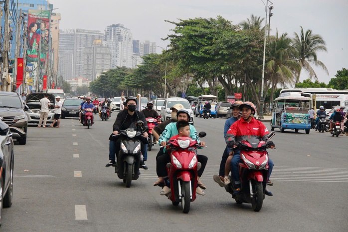 Du khách bắt đầu đổ về Vũng Tàu- Ảnh 2. Du khách bắt đầu đổ về Vũng Tàu- Ảnh 2.