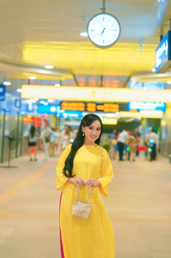 "Ca sĩ tỉ phú" Hà Phương hoài niệm đầu Xuân Ất Tỵ- Ảnh 5. "Ca sĩ tỉ phú" Hà Phương hoài niệm đầu Xuân Ất Tỵ- Ảnh 5.
