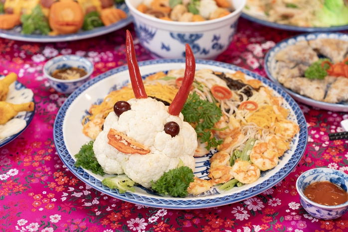 Dũng "khùng" bàn về mâm cỗ Tết- Ảnh 4. Dũng "khùng" bàn về mâm cỗ Tết- Ảnh 4.