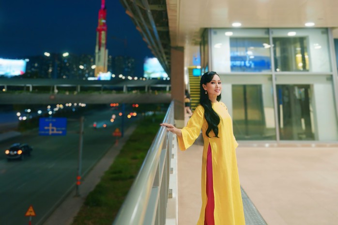"Ca sĩ tỉ phú" Hà Phương hoài niệm đầu Xuân Ất Tỵ- Ảnh 2. "Ca sĩ tỉ phú" Hà Phương hoài niệm đầu Xuân Ất Tỵ- Ảnh 2.